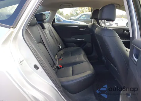 2018 Honda Clarity Plug-In Hybrid Touring z USA, uszkodzony, nr VIN JHMZC5F32JC001355